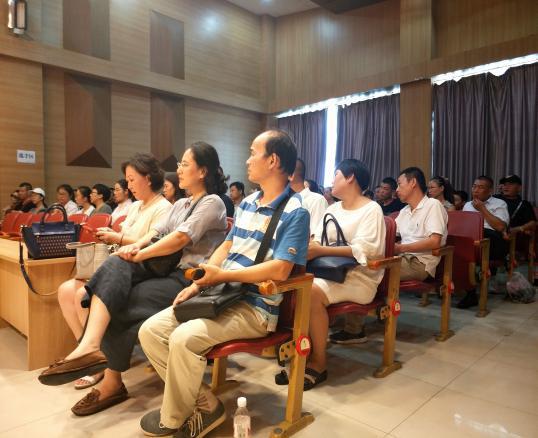 新生家长见面会现场