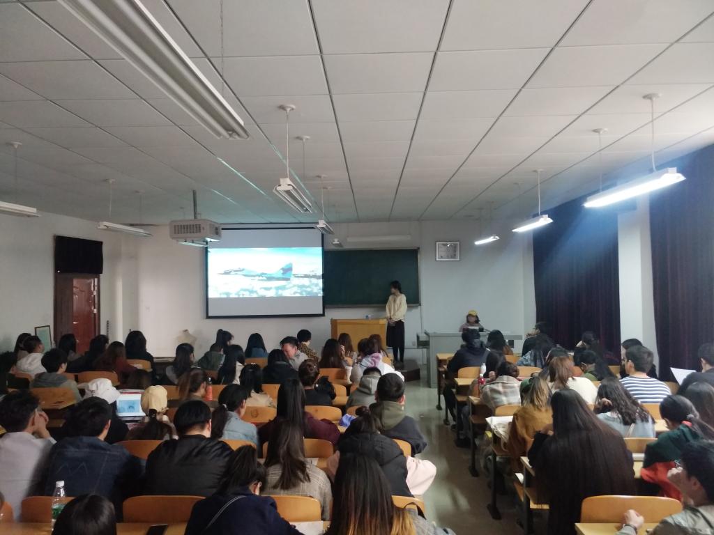 卢七卯同志讲解《习近平在正定》